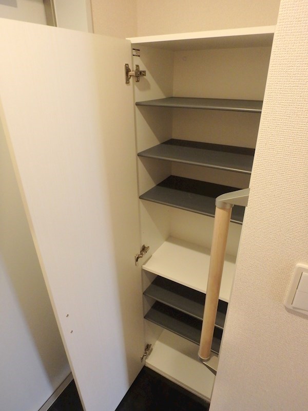 ナカロクフォー 玄関