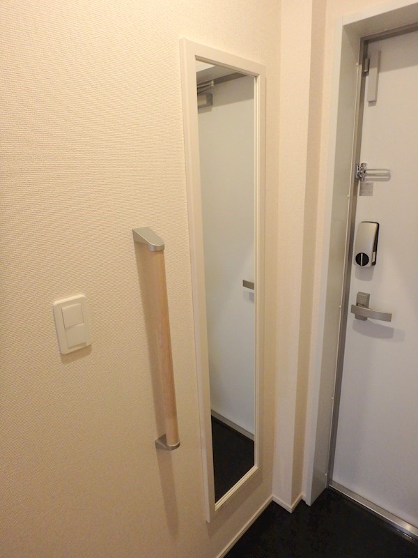 ナカロクフォー 玄関