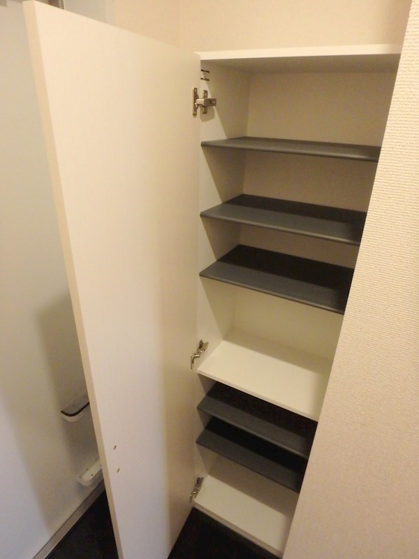 ナカロクフォー 玄関