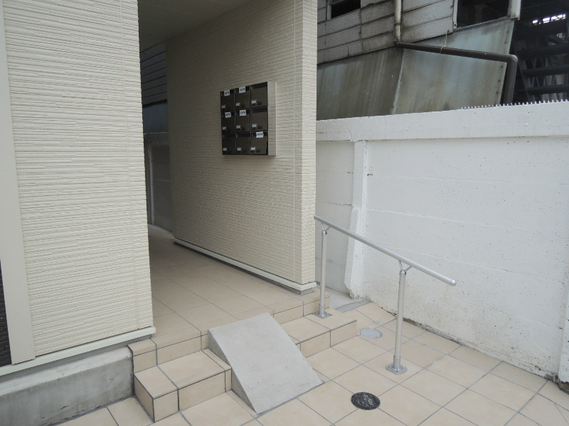 グレイスコーポ薩摩 エントランス