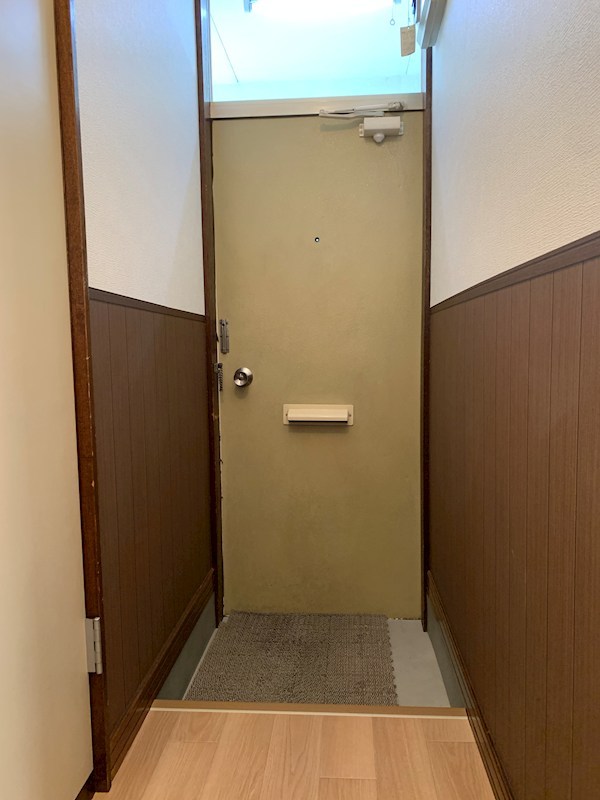 122ハイム 玄関