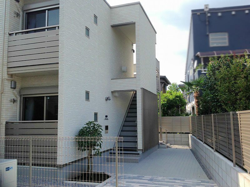 N　tray 102号室 外観