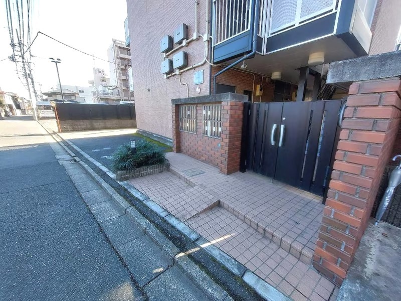 ゼルコヴァ エントランス