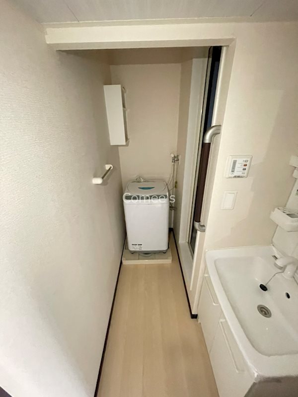 ロイン エントランス