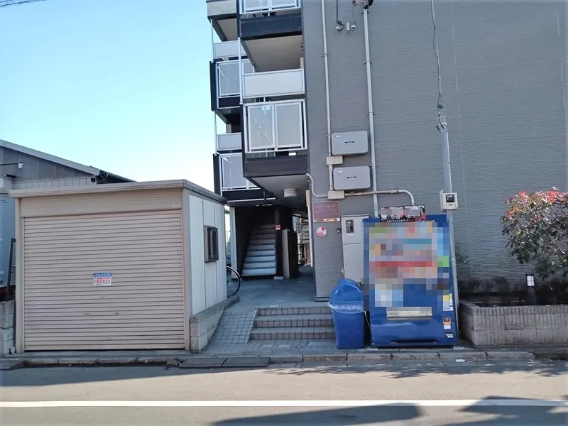 アヴリオ エントランス