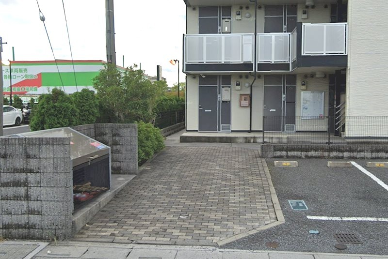 埼玉県さいたま市緑区美園６丁目6-5 エントランス