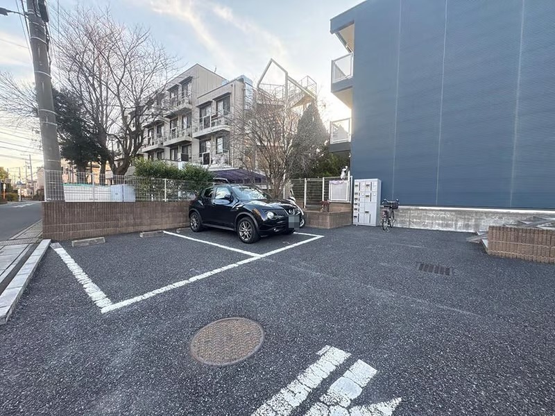 エスポワール桜木町 駐車場