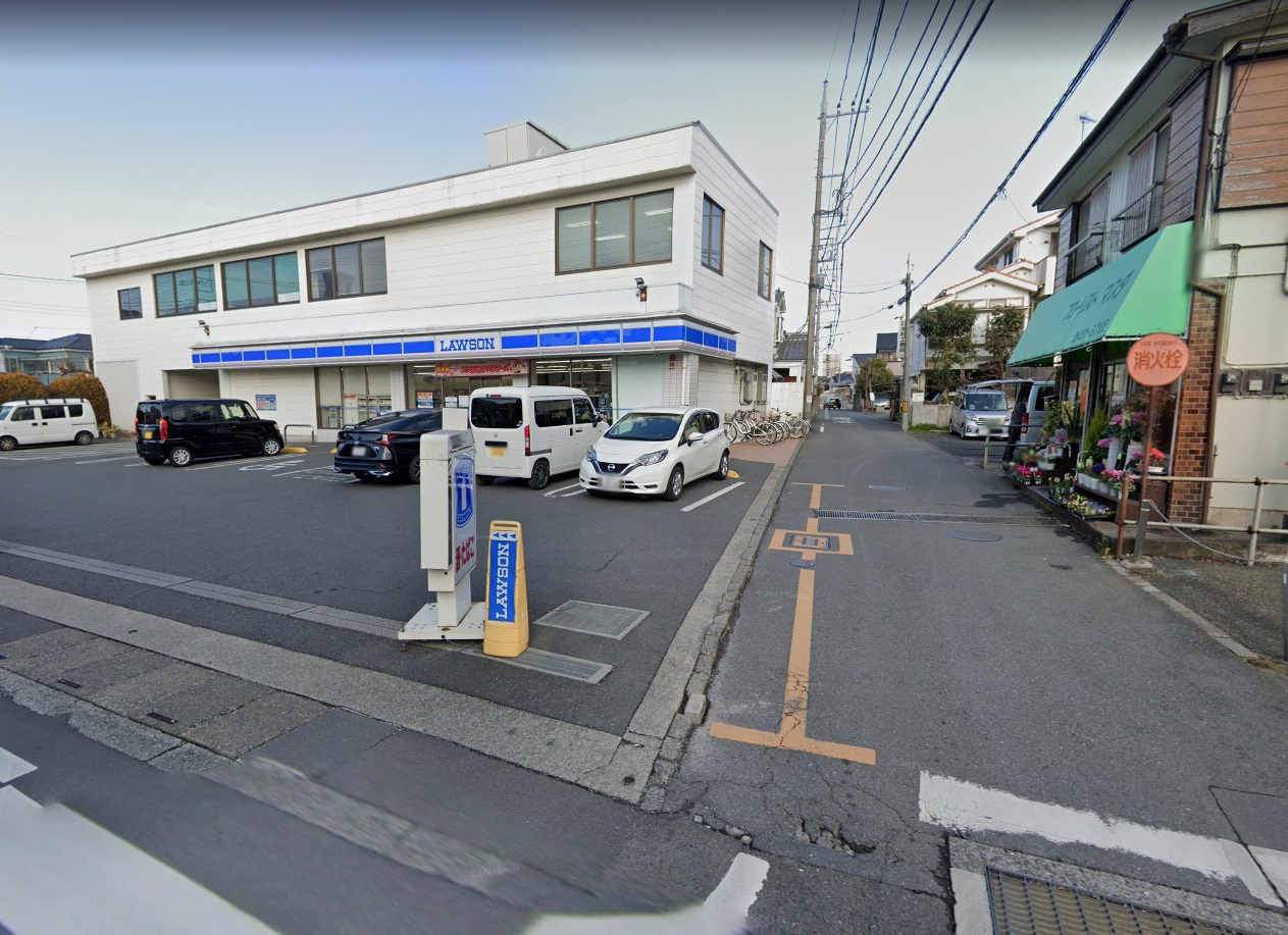 埼玉県新座市畑中１丁目7-13 コンビニ