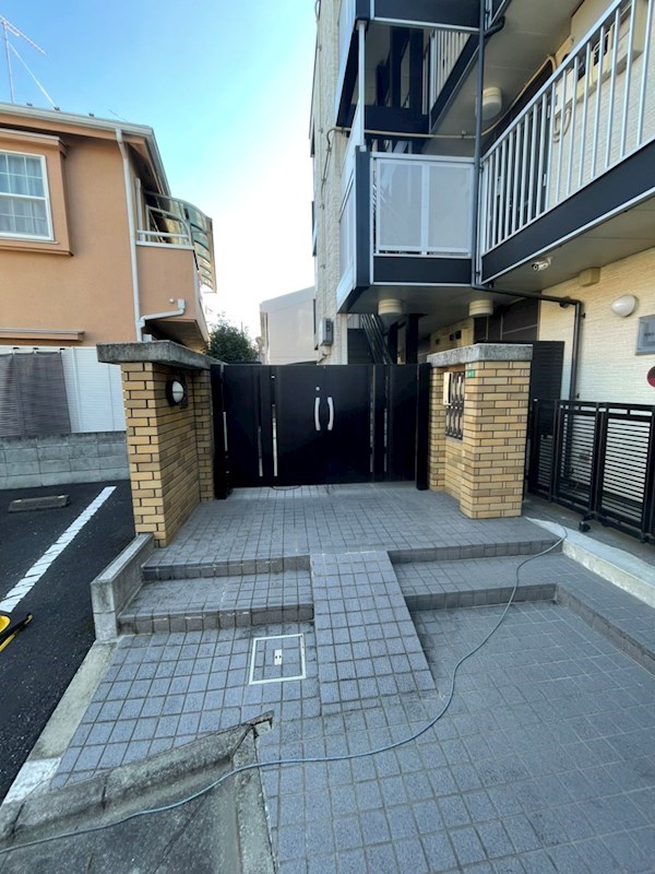 ＢＲＩＳＥ関町東 エントランス