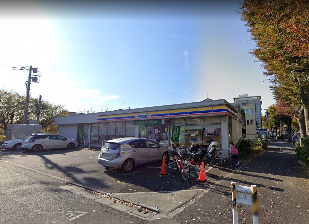 ＢＲＩＳＥ関町東 コンビニ