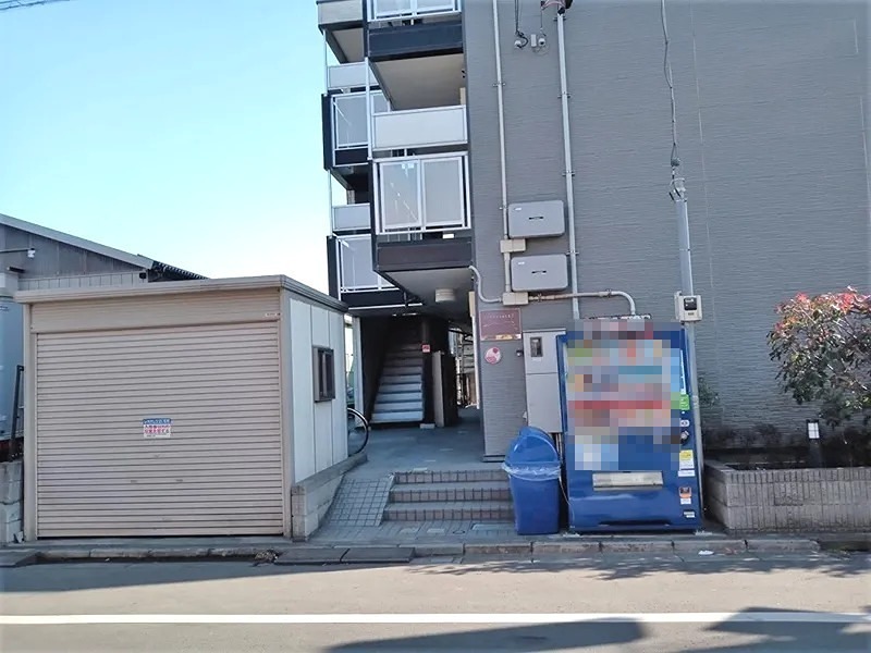 アヴリオ エントランス