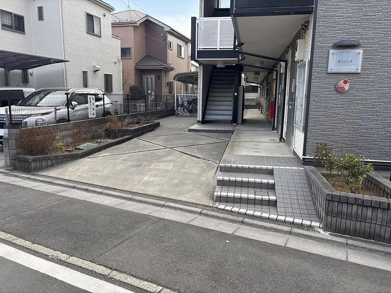 モンジュイ エントランス