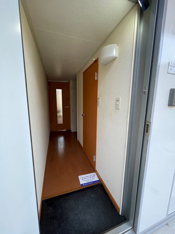 カームＹＯＳＨＩＤＡ 玄関