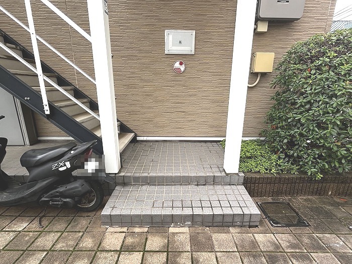 英 エントランス