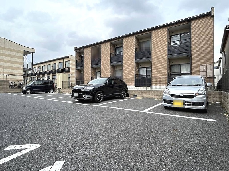 シャルム 駐車場