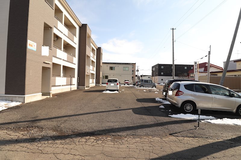 クレストⅡ 駐車場