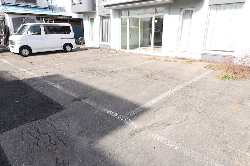 Y's one 駐車場