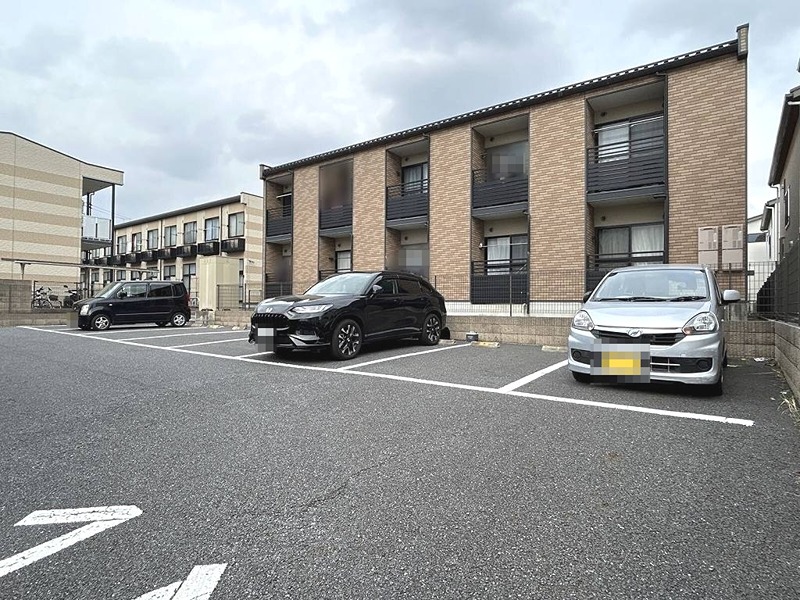 シャルム 駐車場
