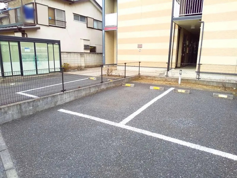 コラール　キシ 駐車場