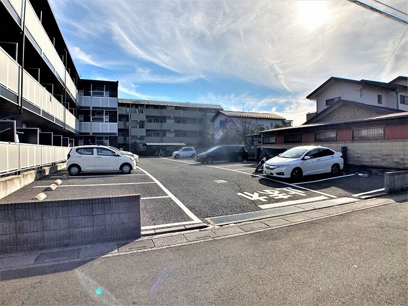 ＹＡＭＡＺＡＫＩ 駐車場