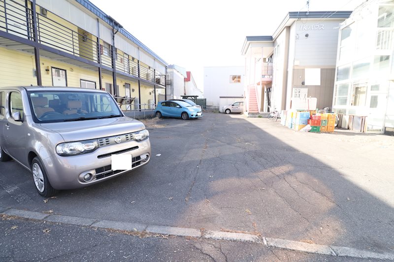 IKハウス 駐車場