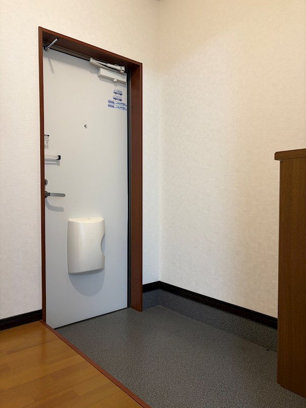 ECV（イーシブ） 玄関
