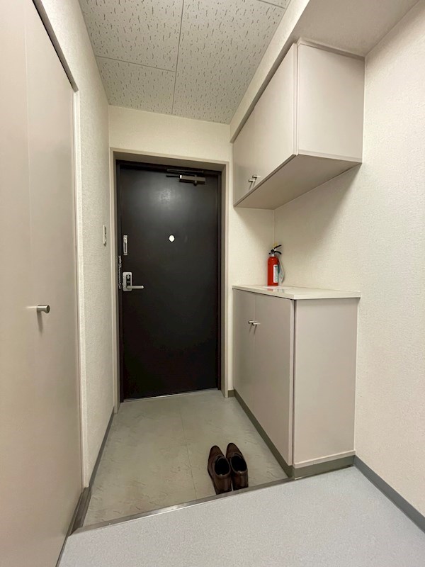 帯広16丁目ビル 玄関