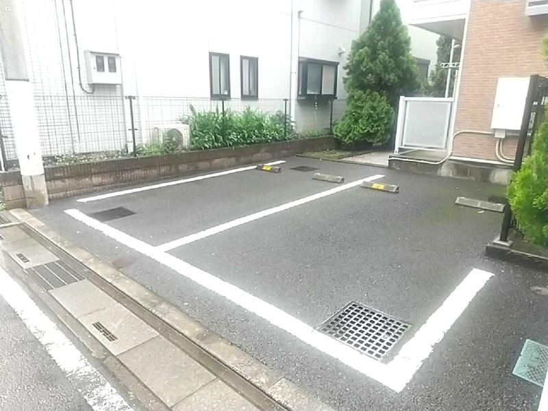 コージーコートＫＩ 駐車場