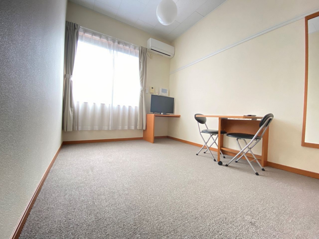 レオパレスクレール岸町 その他6