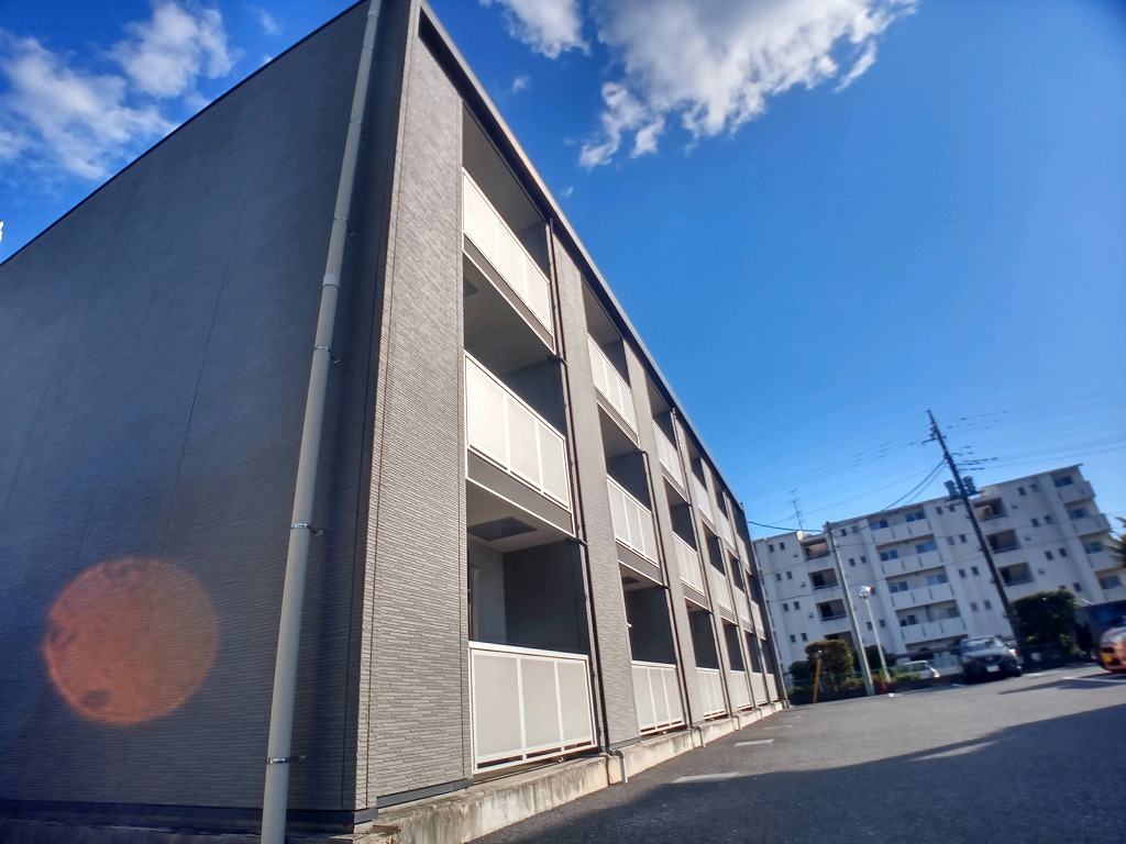 レオパレスミルリーフ 203号室 外観