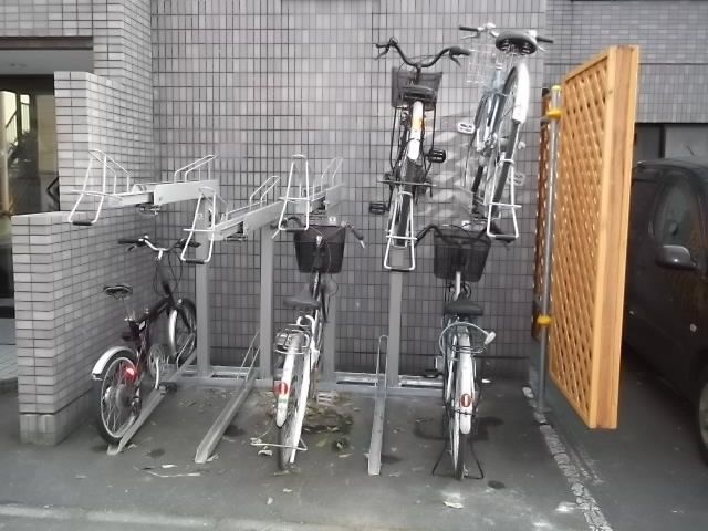フィオーレセレスト 駐車場