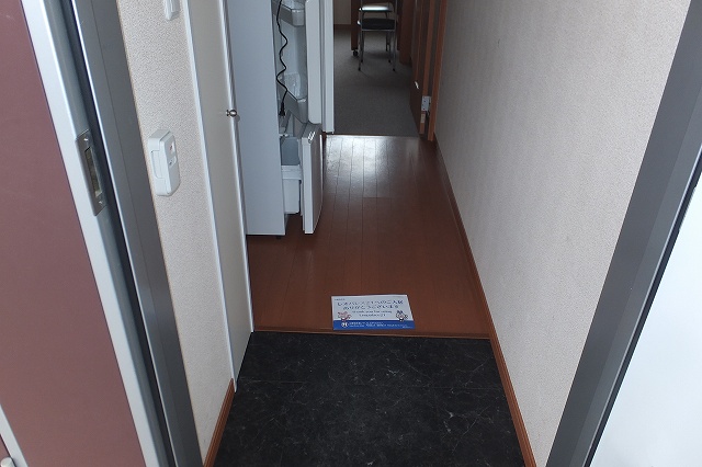レオパレスキャノーラ 玄関