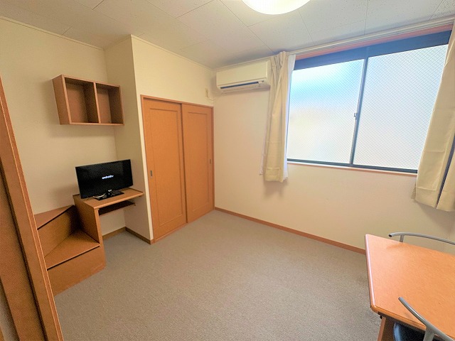 レオパレスリルト和田町 リビング