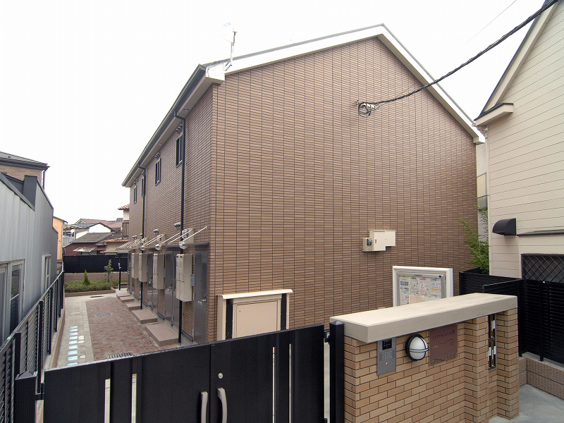 レオパレスフィオリーナ 204号室 外観