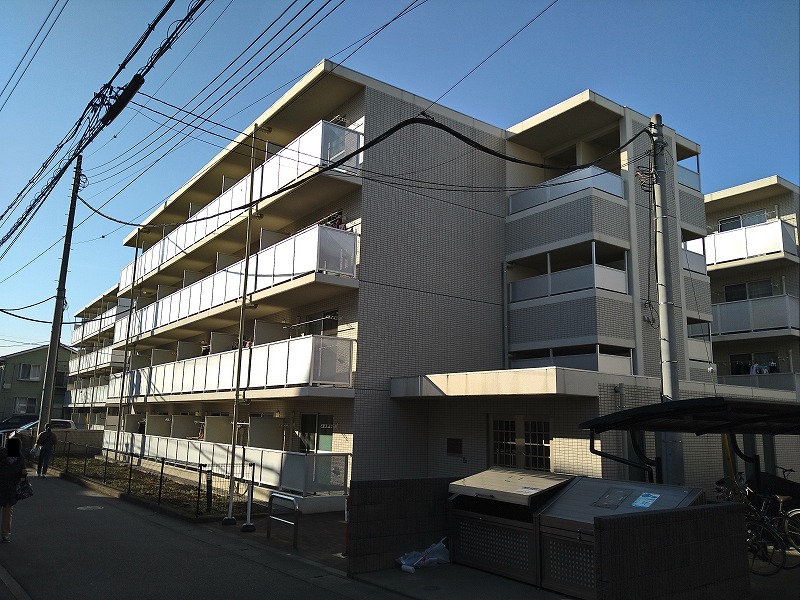 レオパレスパルコートＤ 303号室 外観