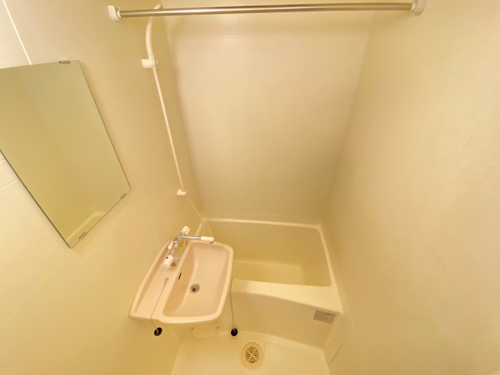 レオパレスカトレア 風呂画像