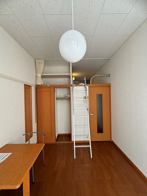 レオパレスストーンリバー リビング