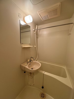 レオパレスストーンリバー 風呂画像