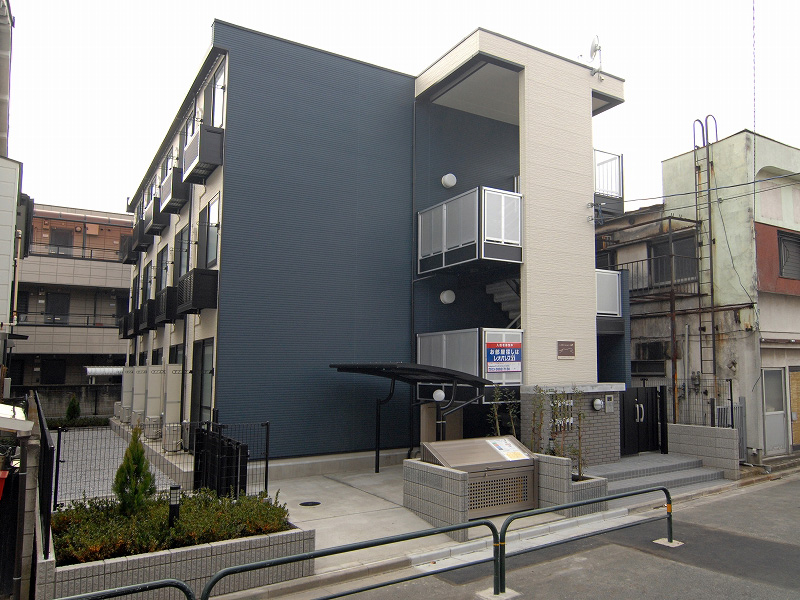 レオパレスアウラ 302号室 外観