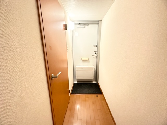 レオパレスリンデンバウム 玄関