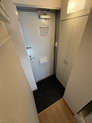 レオパレス時 玄関