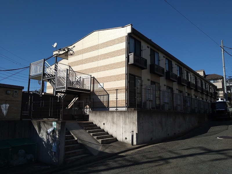 レオパレスホワイトコート高田西 111号室 外観