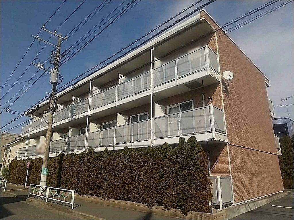 レオパレスけやき 302号室 外観