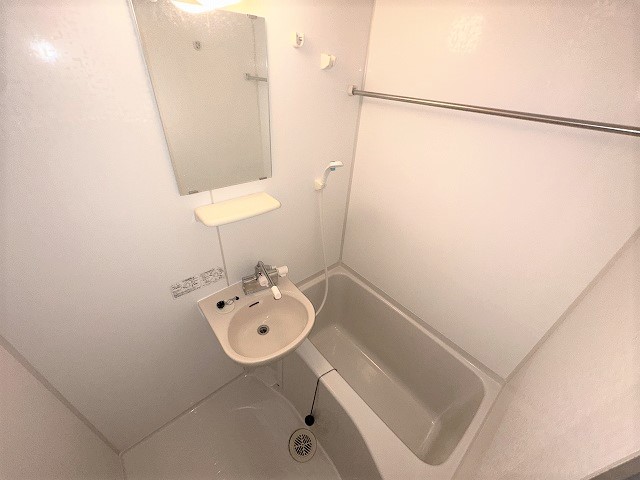レオパレスプランドール鶴見 風呂画像