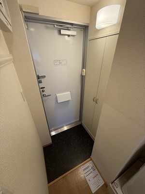 レオパレス南台 玄関