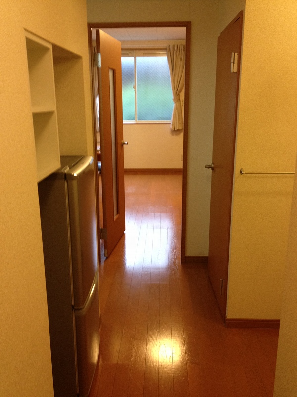 レオパレス幸手南 玄関