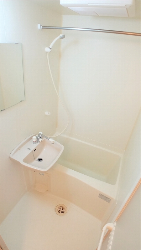 レオパレスサラトガ 風呂画像