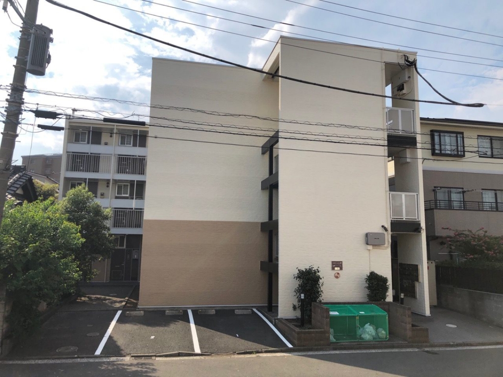 レオパレスなかやま 308号室 外観