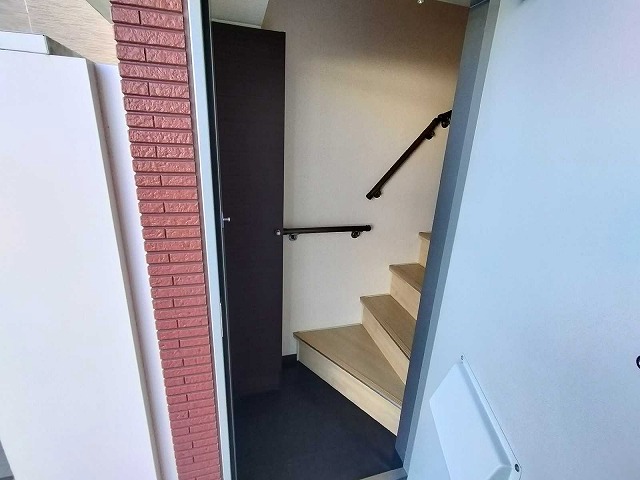 レオネクストウィステリアⅢ 玄関