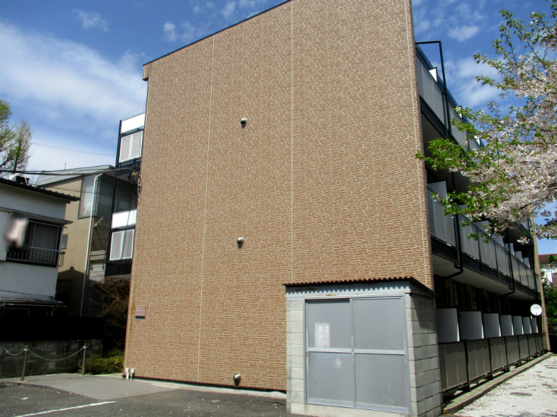 レオパレス俊 303号室 外観